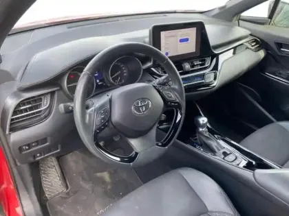 Photo 14 Toyota C-HR  2.0 Hybride 184ch Design Ultimate E-CVT