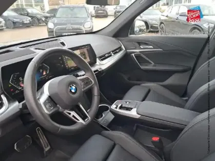 Photo 14 BMW X1  sDrive20i 170ch M Sport Touvrant Sieges cuir GPS Camera HUD