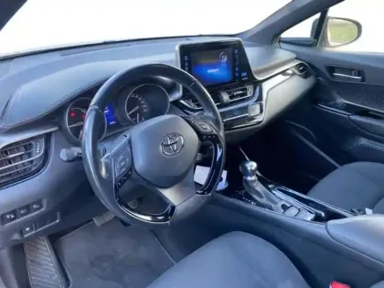 Photo 14 Toyota C-HR  122h Graphic 2WD E-CVT