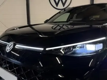 Photo 6 Volkswagen T-roc  1.5 eTSI 150ch R-Line DSG7