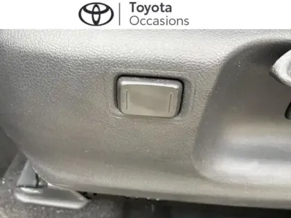 Photo 13 Toyota C-HR  2.0 Hybride Rechargeable 225ch Design MY25