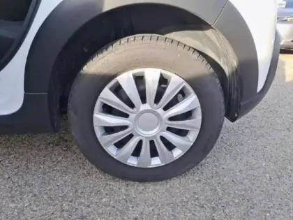 Photo 10 Citroën C3  1.2 PureTech 83ch S&S YOU