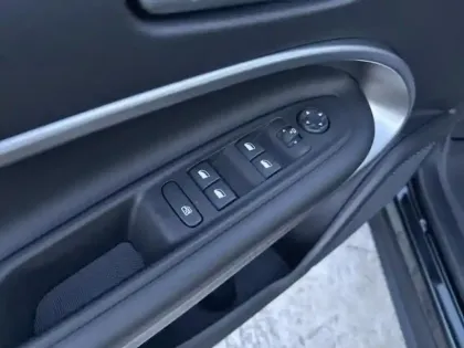 Photo 11 Jeep Avenger  1.2 Turbo T3 100ch Altitude