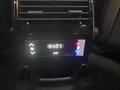 Photo 10 Peugeot 5008  Hybrid 145ch Allure e-DCS6