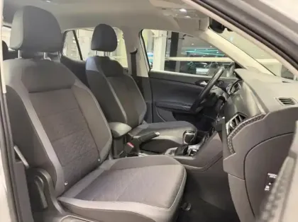 Photo 13 Volkswagen T-cross  1.0 TSI 110ch R-Line DSG7