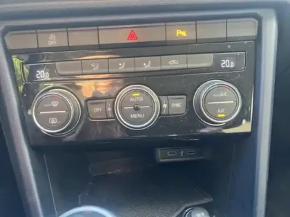 Photo 29 Volkswagen T-roc  1.0 TSI 110ch United