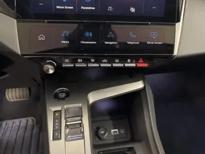 Photo 10 Peugeot 308  PHEV 180ch Allure e-EAT8