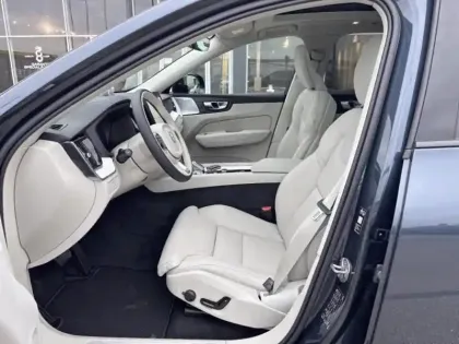 Photo 5 Volvo Xc60  T6 Hybride Rechargeable 350ch Ultra Style Dark Geartronic 8 AWD