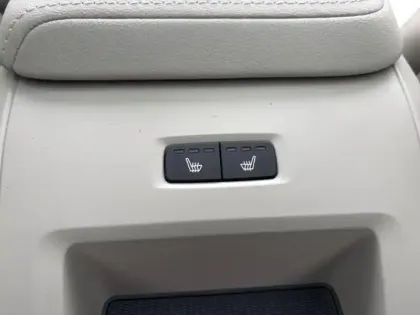 Photo 10 Volvo Xc60  T6 Hybride Rechargeable 350ch Ultra Style Dark Geartronic 8 AWD