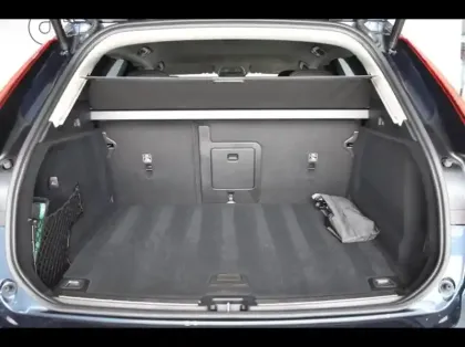 Photo 10 Volvo Xc60  T6 Hybride Rechargeable 253 + 145ch Plus Style Dark Geartronic 8 AWD