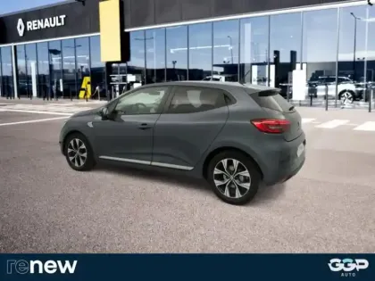 Photo 9 Renault Clio  1.6 E-Tech hybride 140ch Limited -21N