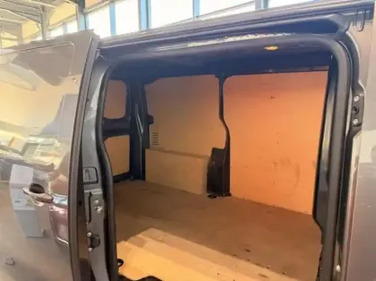 Photo 10 Peugeot Expert  Fg M 2.0 BlueHDi 180ch S&S Pack Asphalt EAT8