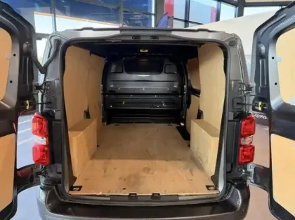 Photo 7 Peugeot Expert  Fg M 2.0 BlueHDi 180ch S&S Pack Asphalt EAT8