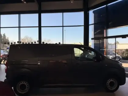 Photo 8 Peugeot Expert  Fg M 2.0 BlueHDi 180ch S&S Pack Asphalt EAT8