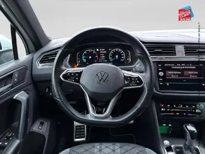 Photo 11 Volkswagen Tiguan  2.0 TDI 150ch R-Line DSG7