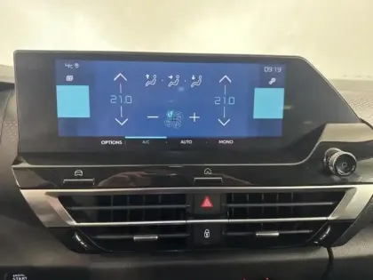 Photo 13 Citroën C4  Moteur électrique 136ch (100 kW) Shine Automatique