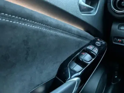 Photo 14 Nissan Juke  1.6 Hybrid 143ch N-Design 2023.5