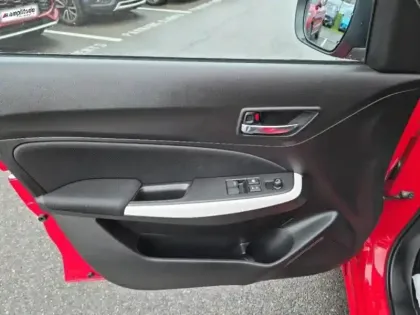 Photo 14 Suzuki Swift  1.2 Dualjet Hybrid 83ch Privilège