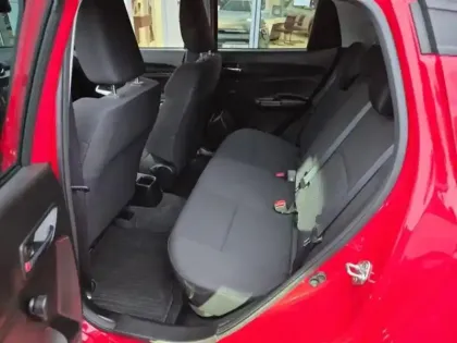 Photo 11 Suzuki Swift  1.2 Dualjet Hybrid 83ch Privilège