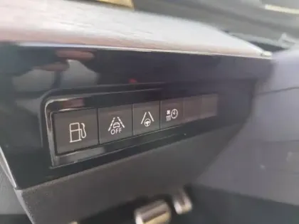 Photo 17 Peugeot 508 HYBRID 225ch GT e-EAT8 Suréquipé