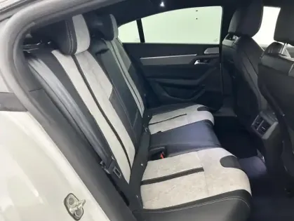 Photo 54 Peugeot 508 HYBRID 225ch GT e-EAT8 Suréquipé