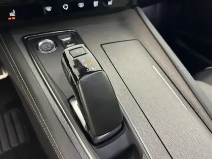 Photo 48 Peugeot 508 HYBRID 225ch GT e-EAT8 Suréquipé