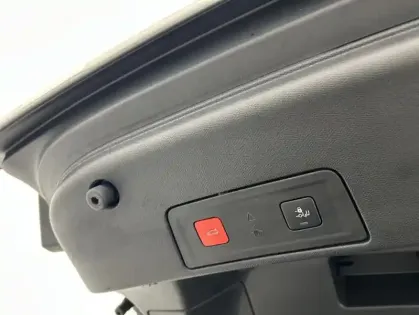 Photo 49 Peugeot 508 HYBRID 225ch GT e-EAT8 Suréquipé