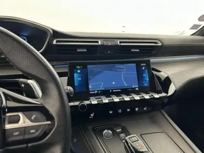 Photo 45 Peugeot 508 HYBRID 225ch GT e-EAT8 Suréquipé