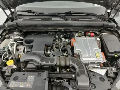 Photo 18 Renault Arkana E-Tech 145 - 21B Intens