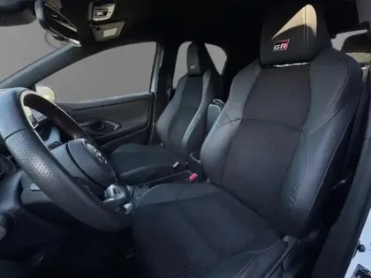 Photo 9 Toyota Yaris Hybride 116h GR SPORT TECHNO