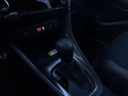 Photo 12 Toyota Yaris Hybride 116h GR SPORT TECHNO