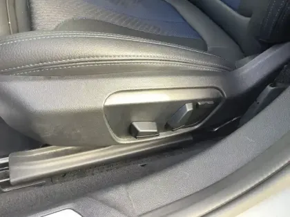 Photo 24 BMW Serie 1 F40 118d 150 ch BVA8 M Sport