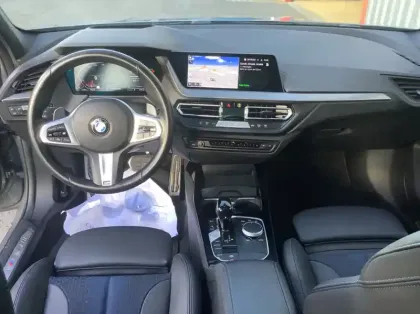 Photo 42 BMW Serie 1 Gén. III (F40) Ph2 M Sport 5