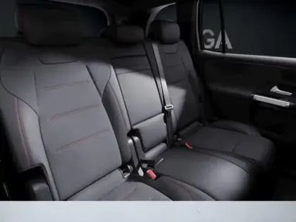 Photo 39 Mercedes EQB 350 4MATIC AMG Line