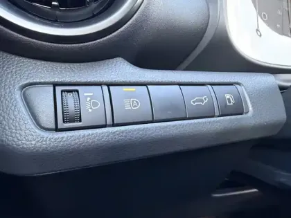 Photo 18 Toyota C-HR 1.8 Hybride 140 Design NG 14