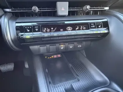 Photo 17 Toyota C-HR 1.8 Hybride 140 Design NG 14