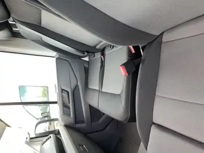 Photo 26 Volkswagen Crafter  CGV PROPULSION (RJ) 50 L4 2.0 TDI 163 CH