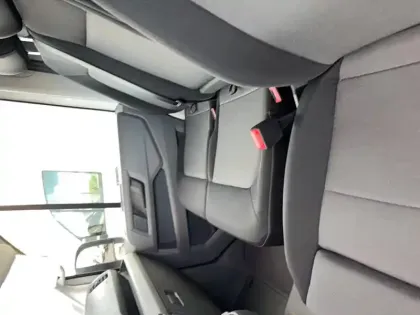 Photo 24 Volkswagen Crafter  CGV PROPULSION (RJ) 50 L4 2.0 TDI 163 CH