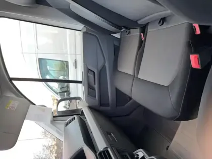 Photo 15 Volkswagen Crafter  CGV PROPULSION (RJ) 50 L4 2.0 TDI 163 CH