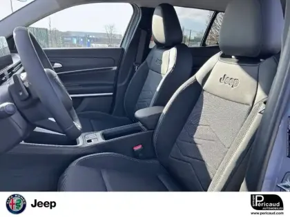 Photo 6 Jeep Avenger  1.2 Turbo T3 110 ch e-Hybrid BVR6