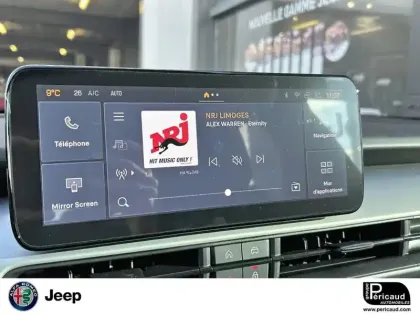 Photo 10 Jeep Avenger  1.2 Turbo T3 110 ch e-Hybrid BVR6