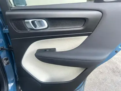 Photo 19 Volvo Xc40  B3 163 ch DCT7