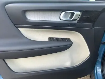 Photo 30 Volvo Xc40  B3 163 ch DCT7