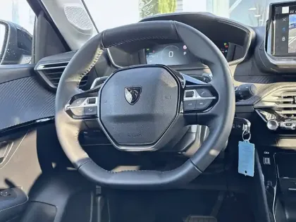 Photo 8 Peugeot 208  Hybrid 110 e-DCS6