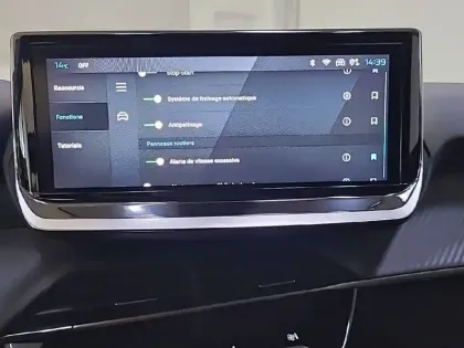 Photo 21 Peugeot 208  PureTech 100 S&S BVM6