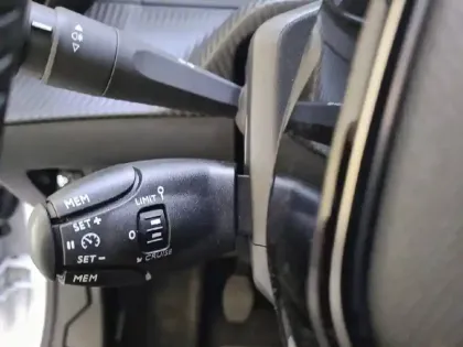 Photo 26 Peugeot 208  PureTech 100 S&S BVM6