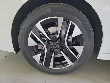 Photo 12 Peugeot 208  PureTech 100 S&S BVM6