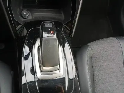 Photo 12 Peugeot 208  Electrique 50 kWh 136ch