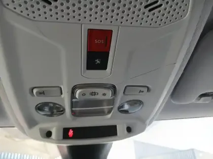 Photo 17 Peugeot 208  Electrique 50 kWh 136ch