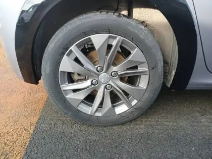 Photo 18 Peugeot 208  Electrique 50 kWh 136ch